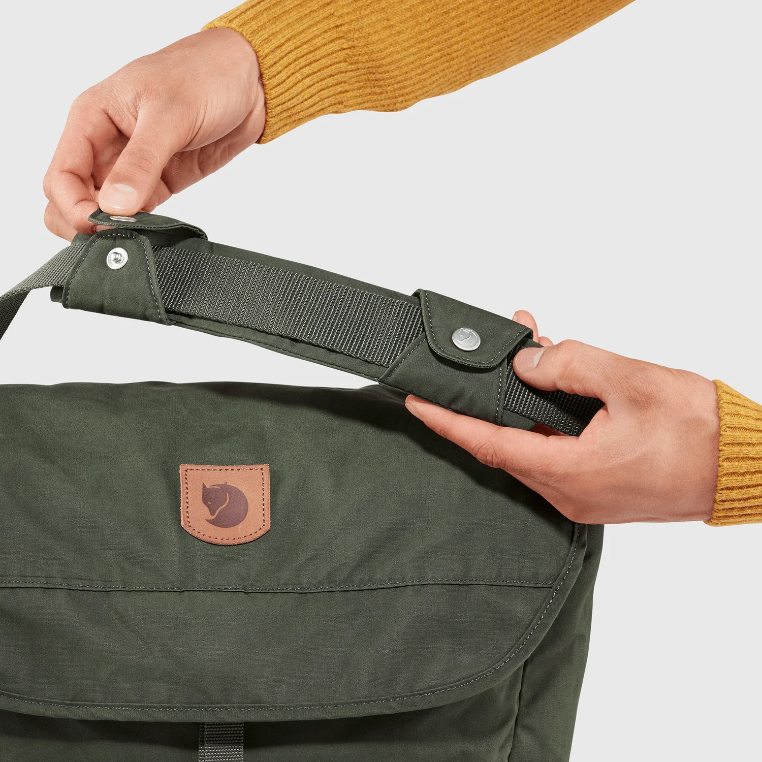 Greenland Shoulder Bag - Image 11