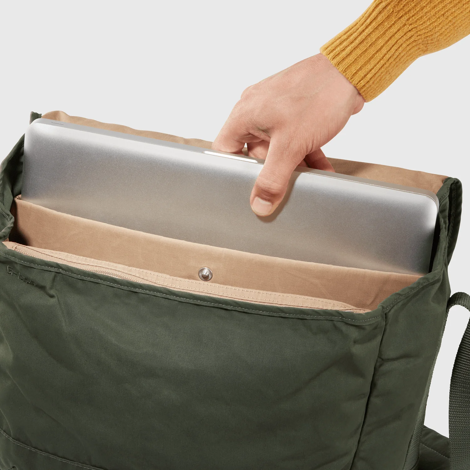 Greenland Shoulder Bag - Image 9